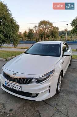 Седан Kia K5 2016 в 