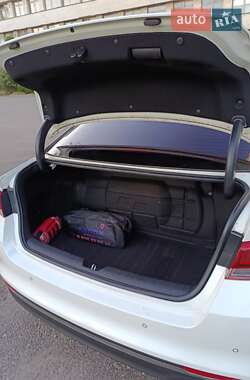 Седан Kia K5 2016 в 