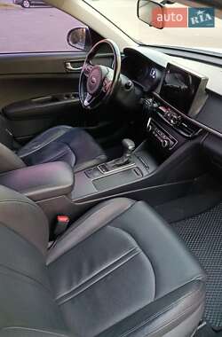 Седан Kia K5 2016 в 