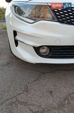 Седан Kia K5 2016 в 
