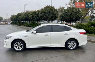 Седан Kia K5 2015 в 