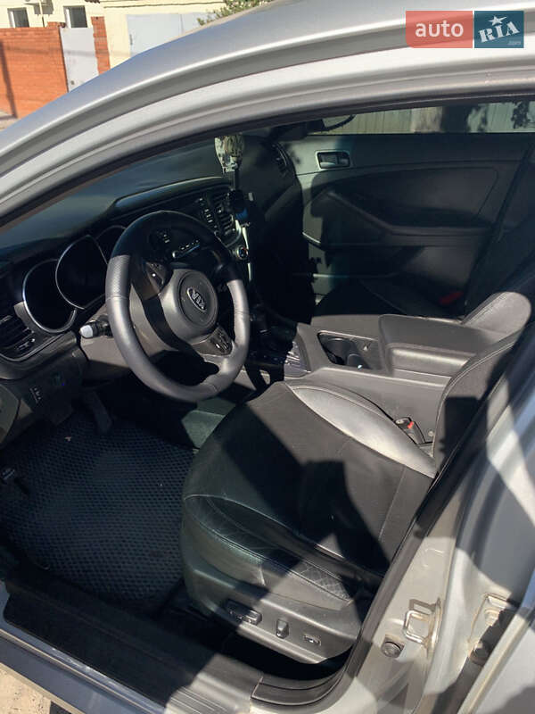 Седан Kia K5 2013 в Днепре