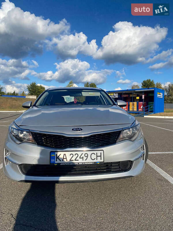 Седан Kia K5 2016 в Павлограде