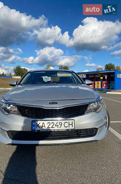 Седан Kia K5 2016 в 