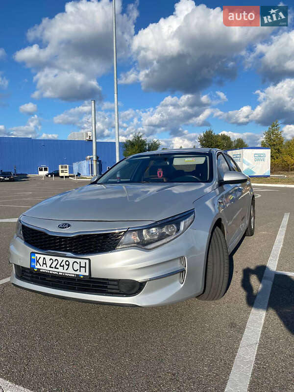 Седан Kia K5 2016 в Павлограде