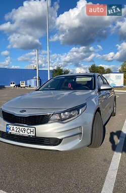 Седан Kia K5 2016 в 