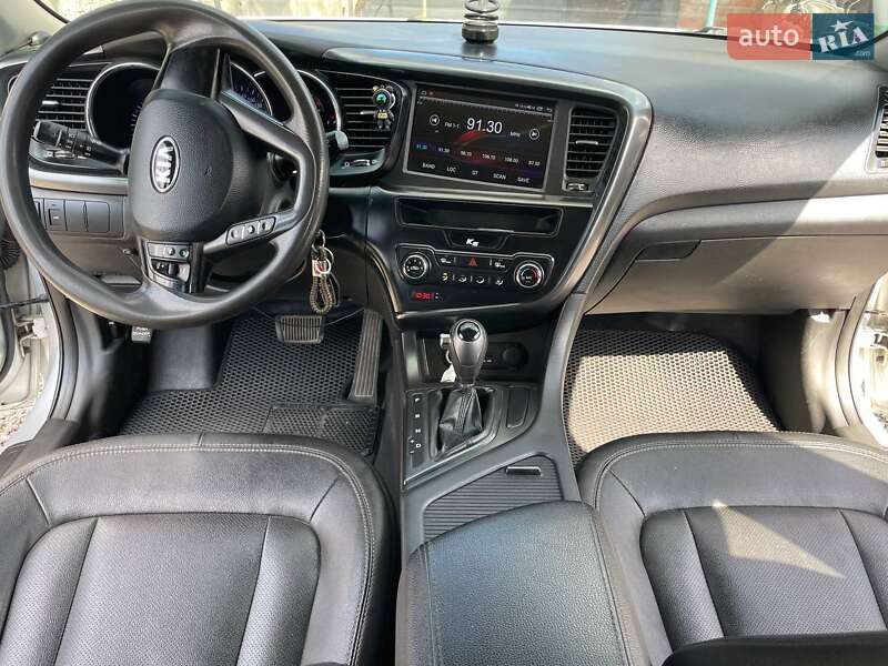 Седан Kia K5 2013 в Зачепилівці