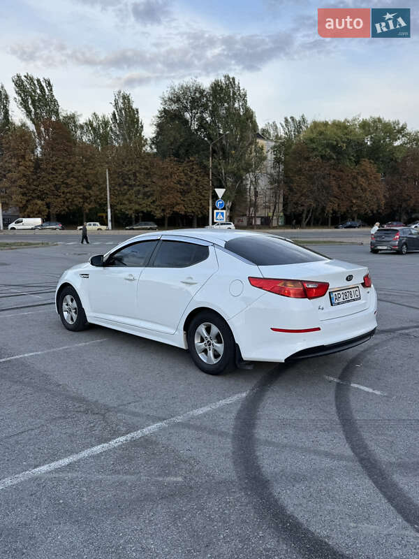 Седан Kia K5 2014 в Запорожье