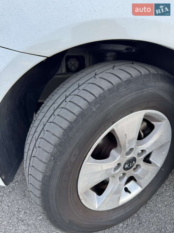 Седан Kia K5 2014 в Запорожье