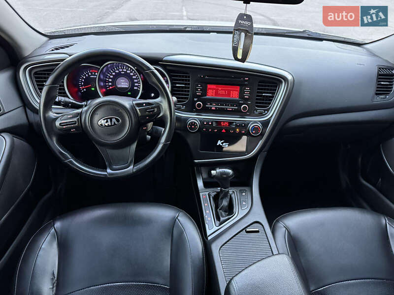 Седан Kia K5 2014 в Запорожье