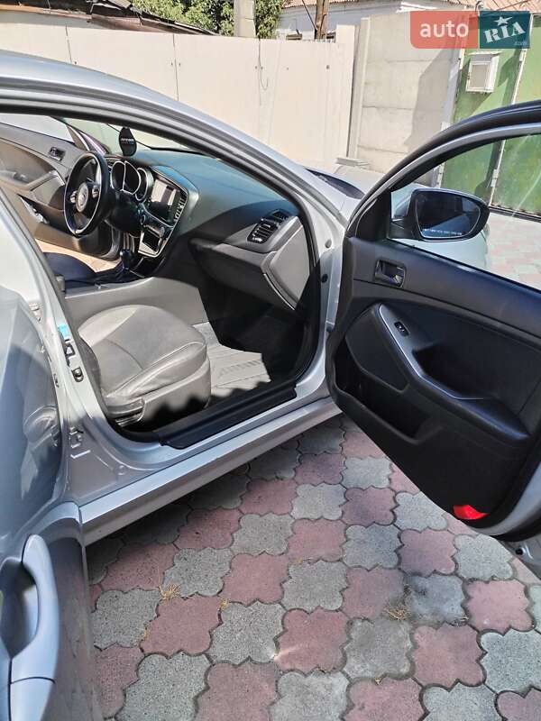Седан Kia K5 2013 в Дніпрі