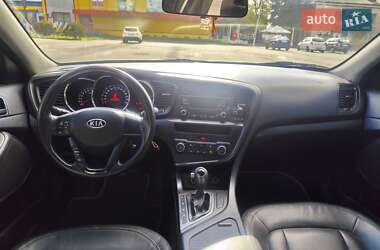Седан Kia K5 2011 в 