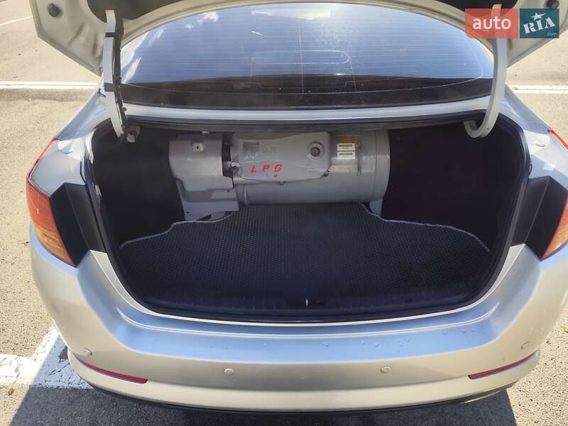 Седан Kia K5 2011 в Баришівка