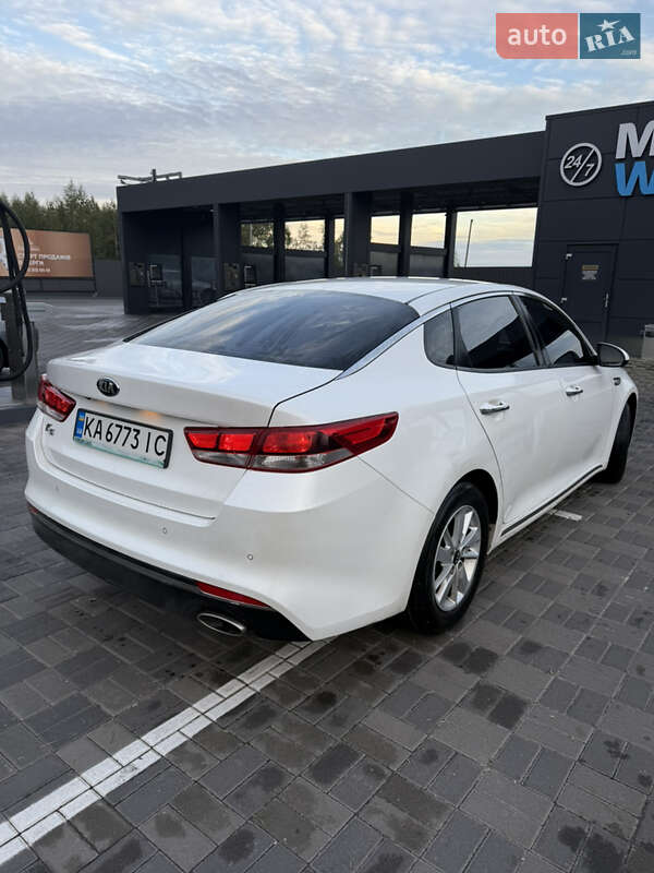 Седан Kia K5 2017 в Киеве