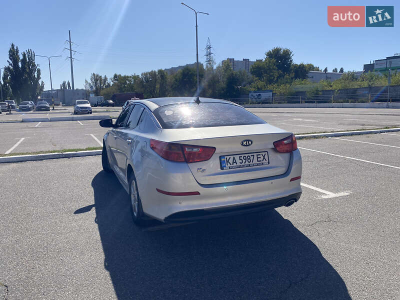 Седан Kia K5 2014 в Киеве