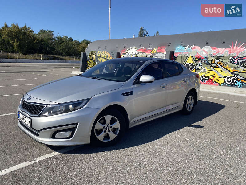 Седан Kia K5 2014 в Киеве
