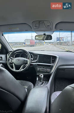 Седан Kia K5 2012 в 