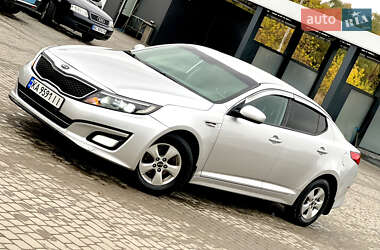 Седан Kia K5 2015 в 