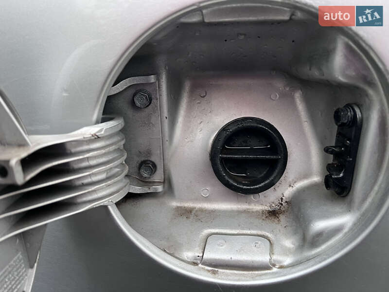 Седан Kia K5 2015 в Самборі