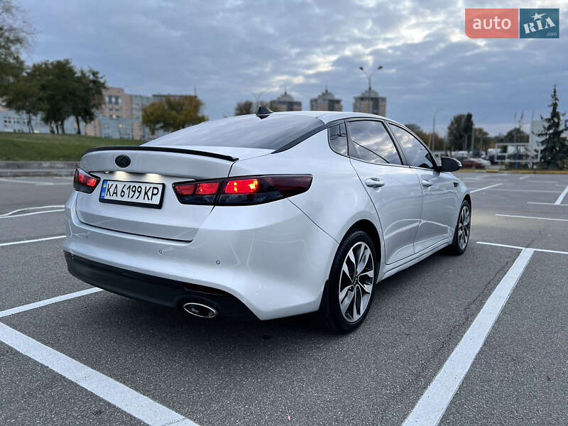 Седан Kia K5 2016 в Києві