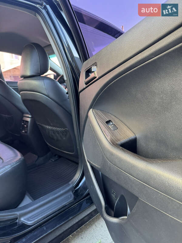 Седан Kia K5 2012 в Києві