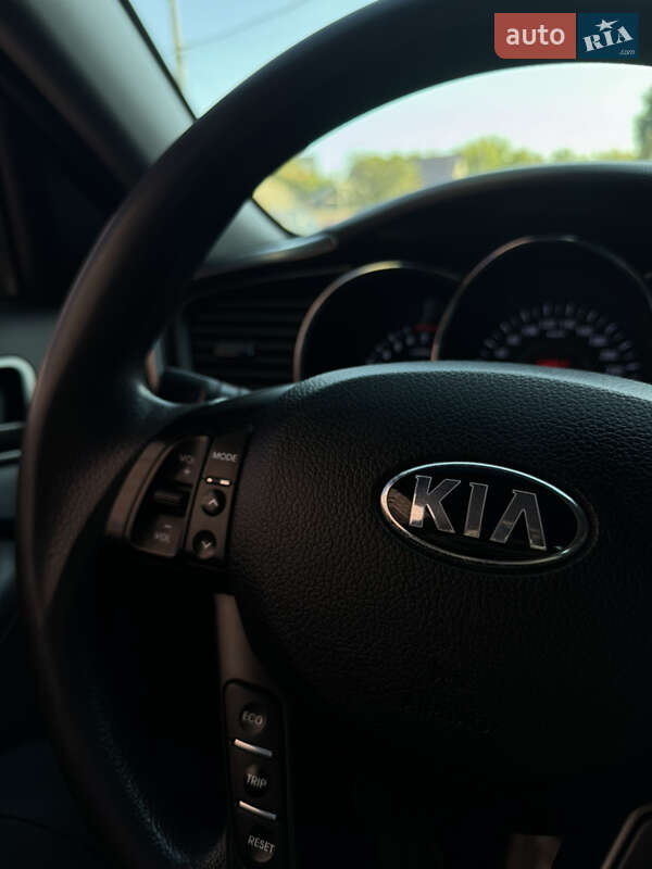 Седан Kia K5 2012 в Києві