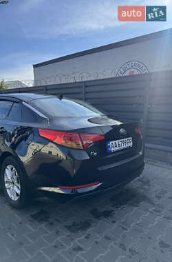 Седан Kia K5 2012 в 