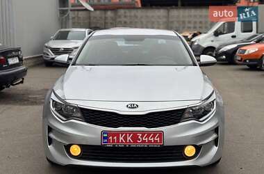 Седан Kia K5 2017 в Киеве
