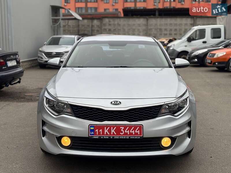 Седан Kia K5 2017 в Киеве