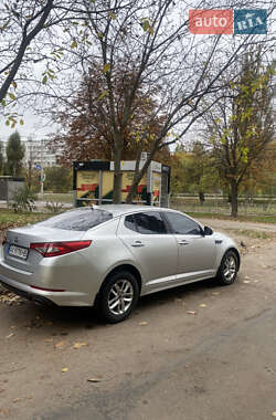 Седан Kia K5 2013 в 
