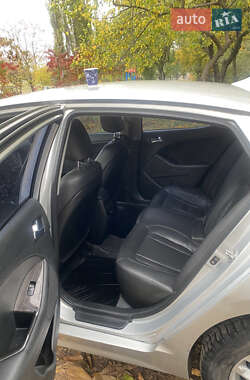 Седан Kia K5 2013 в 