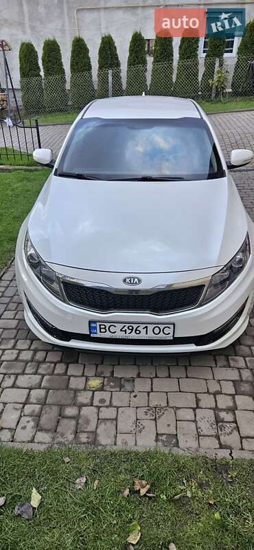 Седан Kia K5 2011 в  фото Седан Kia K5 2011 в