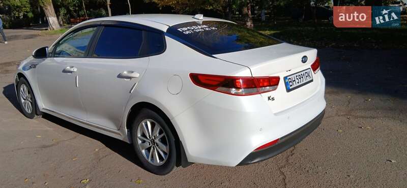 Седан Kia K5 2015 в Одесі