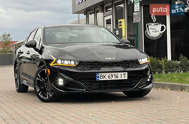 Седан Kia K5 2023 в Сарнах