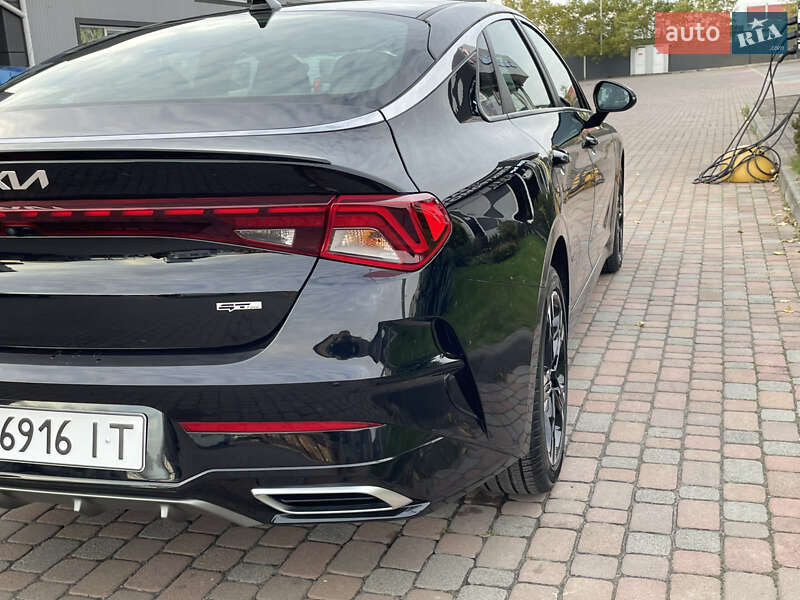 Седан Kia K5 2023 в Сарнах