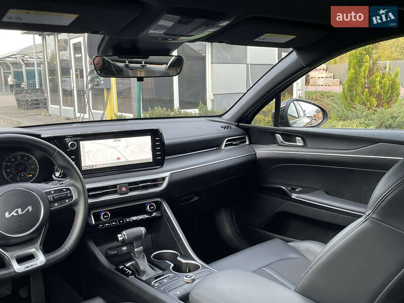 Седан Kia K5 2023 в Сарнах