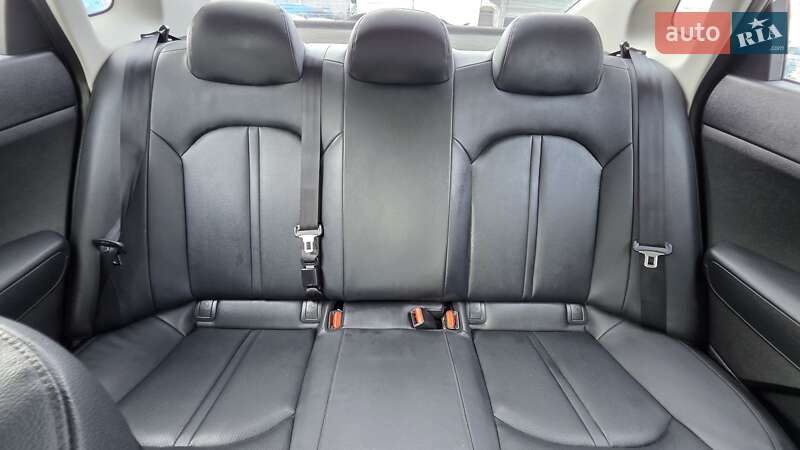 Седан Kia K5 2017 в Киеве