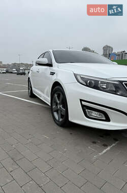 Седан Kia K5 2014 в Одессе
