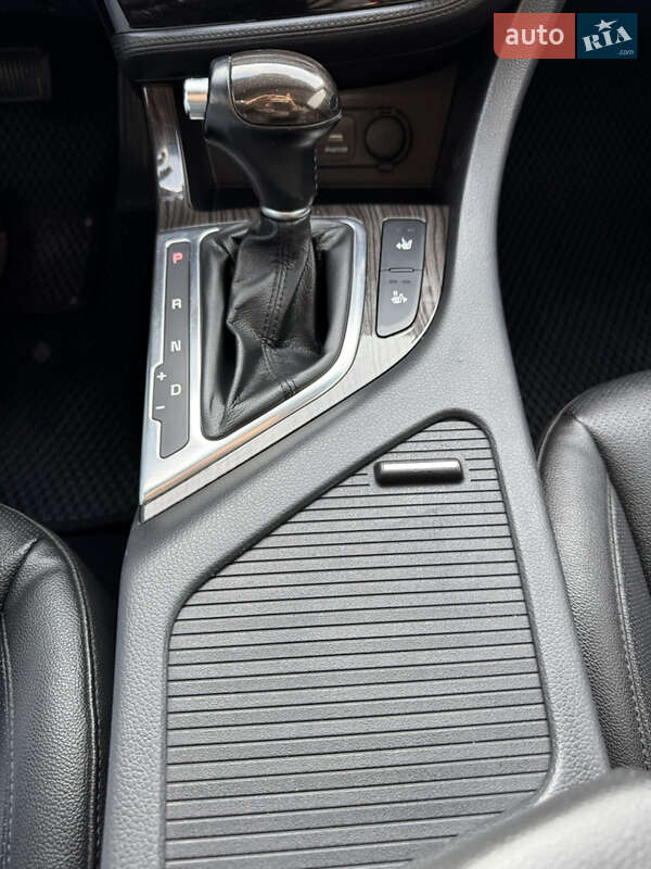 Седан Kia K5 2014 в Одессе