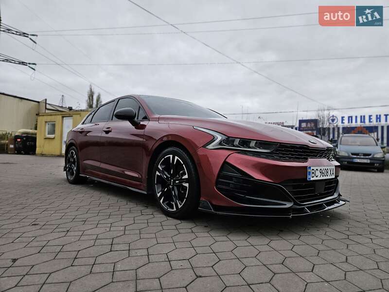 Седан Kia K5 2020 в Львове