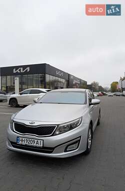 Седан Kia K5 2014 в Одессе