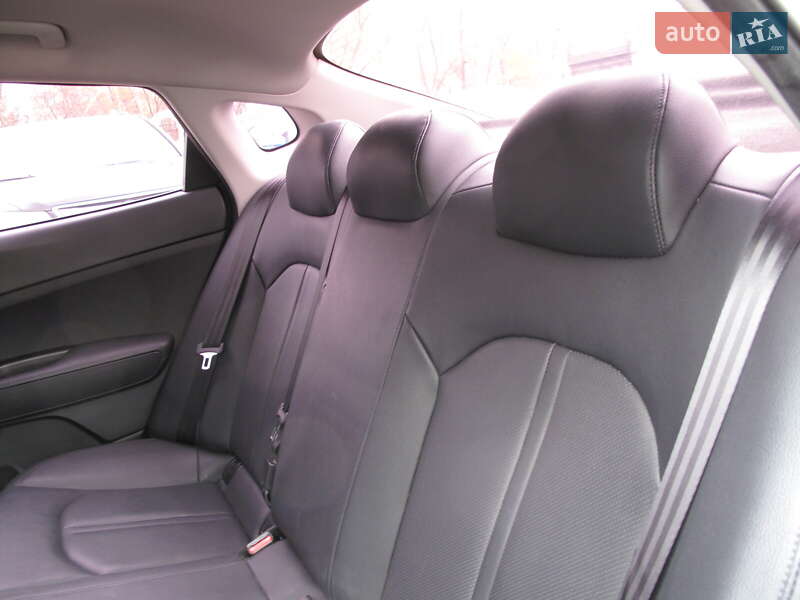 Седан Kia K5 2017 в Києві фото 37 Седан Kia K5 2017 в Києві