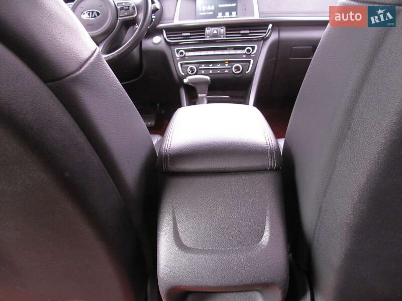 Седан Kia K5 2017 в Києві фото 40 Седан Kia K5 2017 в Києві