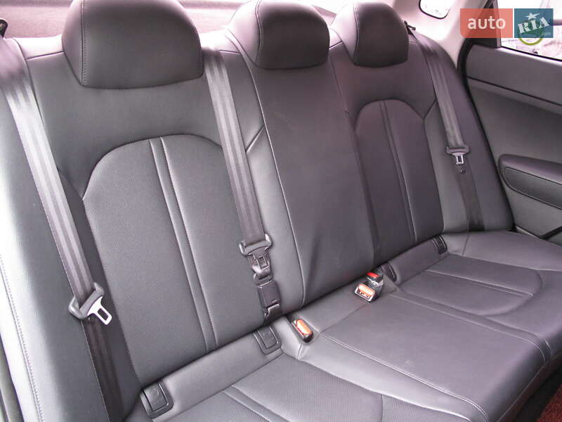 Седан Kia K5 2017 в Києві фото 64 Седан Kia K5 2017 в Києві