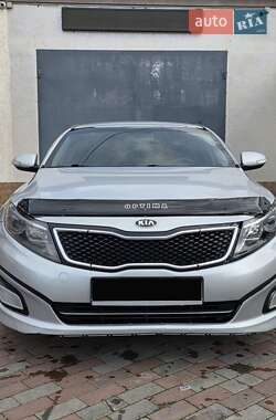 Седан Kia K5 2015 в Одессе
