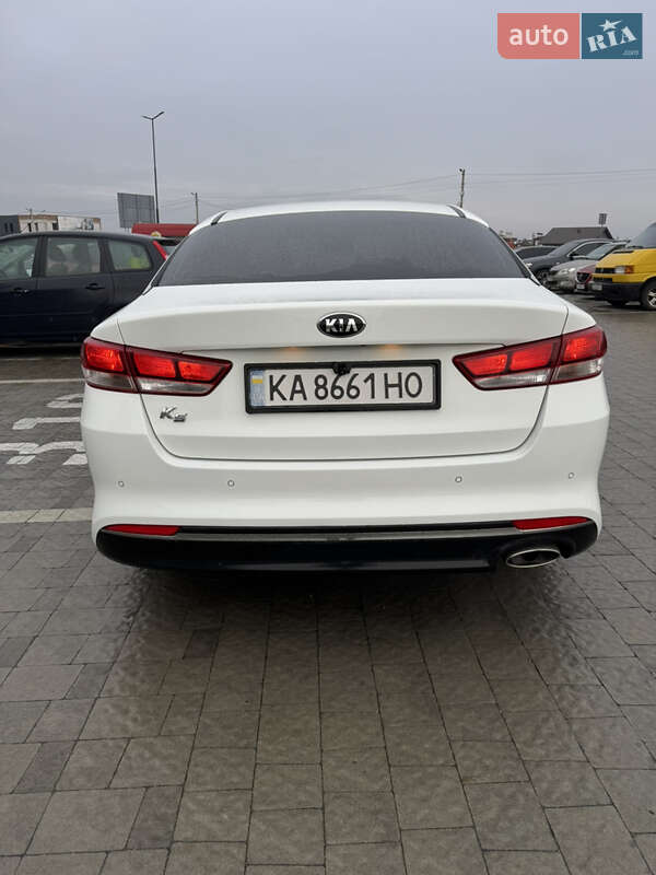 Седан Kia K5 2017 в Львові