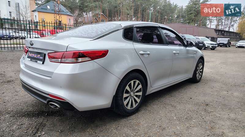 Седан Kia K5 2015 в Киеве