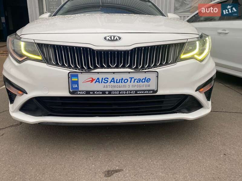 Седан Kia K5 2018 в Киеве