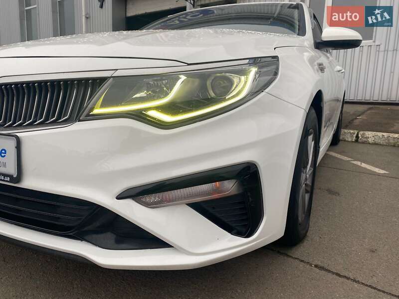 Седан Kia K5 2018 в Киеве