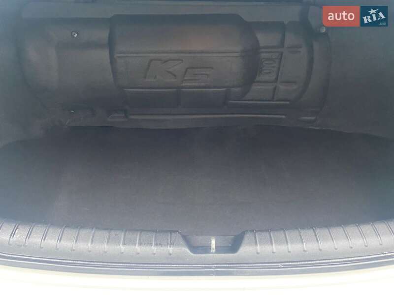 Седан Kia K5 2018 в Киеве